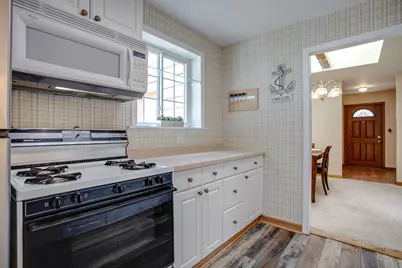 10 E Lake Shore Drive, Round Lake Park, IL 60073 - Photo 11