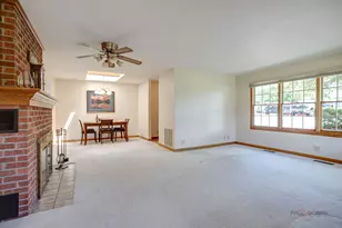 10 E Lake Shore Dr, Round Lake Park, IL 60073 - Photo 5