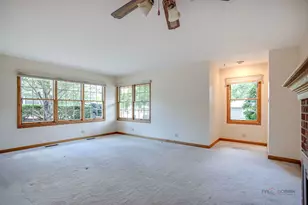 10 E Lake Shore Dr, Round Lake Park, IL 60073 - Photo 7