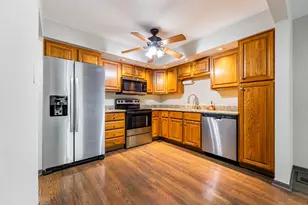 7546 S Cork Ave, Justice, IL 60458 - Photo 7