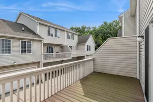 49 S Treehouse Ln, Round Lake, IL 60073 - Photo 15