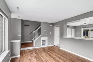 49 S Treehouse Ln, Round Lake, IL 60073 - Photo 5