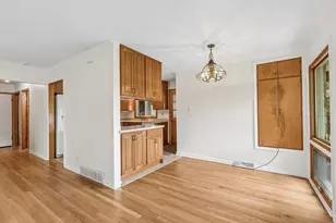 220 Voltz Rd, Northbrook, IL 60062 - Photo 7