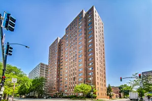 2909 N Sheridan Rd, Chicago, IL 60657 - Photo 1