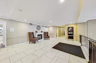 2909 N Sheridan Rd, Chicago, IL 60657 - Photo 5
