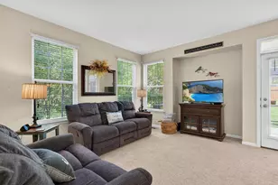 1688 Yellowstone Ct, Crystal Lake, IL 60014 - Photo 7