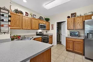 1688 Yellowstone Ct, Crystal Lake, IL 60014 - Photo 11
