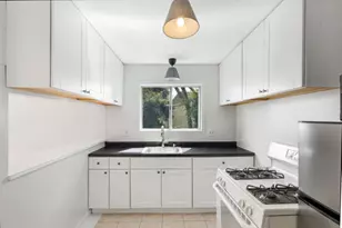 12 Scarlet Hawthorne Ct, Woodridge, IL 60517 - Photo 7