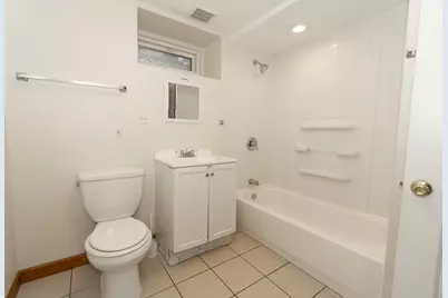 649 S Wisconsin Avenue, Addison, IL 60101 - Photo 17