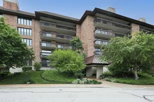 3801 Mission Hills Rd, Northbrook, IL 60062 - Photo 1