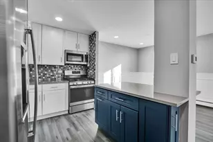 9725 S Karlov Ave, Oak Lawn, IL 60453 - Photo 9