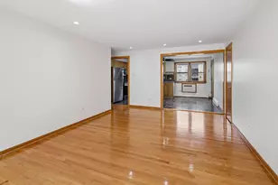 4928 N Lester Ave, Chicago, IL 60630 - Photo 3
