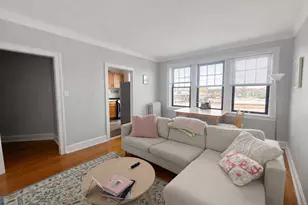2344 W Addison St, Chicago, IL 60618 - Photo 3