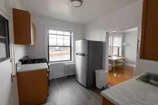 2344 W Addison St, Chicago, IL 60618 - Photo 5