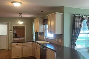 2221 Mayflower Dr, Aurora, IL 60506 - Photo 7