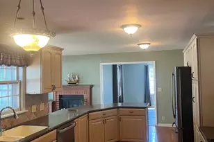 2221 Mayflower Dr, Aurora, IL 60506 - Photo 5