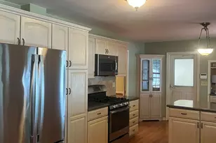 2221 Mayflower Dr, Aurora, IL 60506 - Photo 9