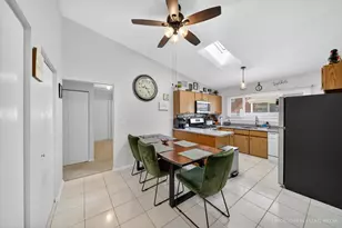 188 Paramount Dr, Wood Dale, IL 60191 - Photo 5