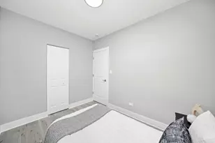 819 E 98th Pl, Chicago, IL 60628 - Photo 29