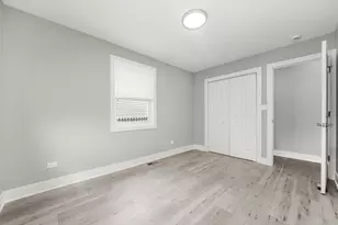 819 E 98th Pl, Chicago, IL 60628 - Photo 35
