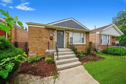 819 E 98th Place, Chicago, IL 60628 - Photo 3