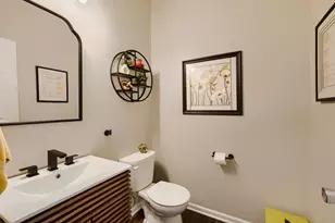 563 Camellia Ave, Aurora, IL 60505 - Photo 11