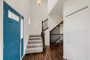 563 Camellia Ave, Aurora, IL 60505 - Photo 3