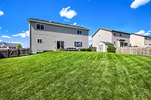563 Camellia Ave, Aurora, IL 60505 - Photo 25