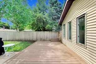 1411 N Burnng Bush Ln, Mount Prospect, IL 60056 - Photo 33