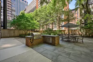 230 E Delaware Pl, Chicago, IL 60611 - Photo 33
