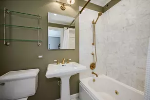 230 E Delaware Pl, Chicago, IL 60611 - Photo 31