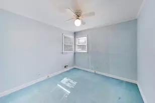 8631 E Prairie Rd, Skokie, IL 60076 - Photo 11