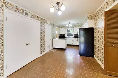 8631 E Prairie Road, Skokie, IL 60076 - Photo 5