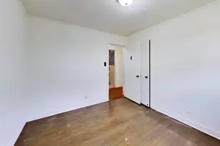 8631 E Prairie Rd, Skokie, IL 60076 - Photo 13