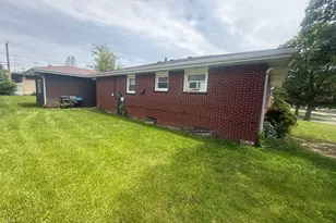 820 Cedar Ave, Waukegan, IL 60085 - Photo 7