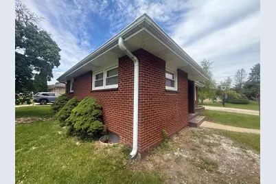 820 Cedar Avenue, Waukegan, IL 60085 - Photo 3