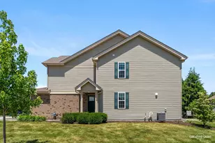 2032 Canyon Creek Dr, Aurora, IL 60503 - Photo 3