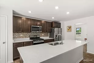 2032 Canyon Creek Dr, Aurora, IL 60503 - Photo 7
