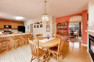 5660 Trinity Ct, Gurnee, IL 60031 - Photo 11