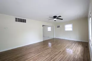 366 Blackhawk Dr, Park Forest, IL 60466 - Photo 5