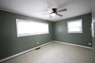 366 Blackhawk Dr, Park Forest, IL 60466 - Photo 9