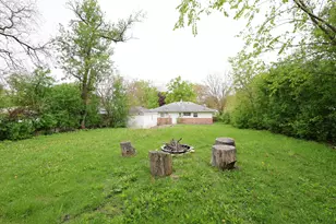 366 Blackhawk Dr, Park Forest, IL 60466 - Photo 3