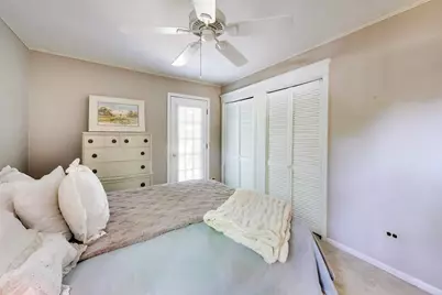 170 Westview Street, Hoffman Estates, IL 60169 - Photo 13