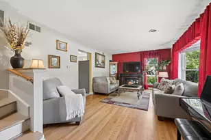 99 Fox Ln, Wheeling, IL 60090 - Photo 3