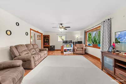 440 W Park Street, Sheridan, IL 60551 - Photo 9