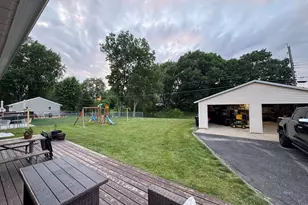 326 Rowe Dr, Bloomington, IL 61701 - Photo 3