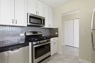 33 N Main St, Lombard, IL 60148 - Photo 11