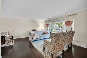 459 Sussex Ct, Buffalo Grove, IL 60089 - Photo 11
