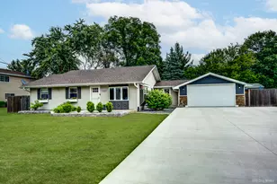 934 Ogden Rd, New Lenox, IL 60451 - Photo 1