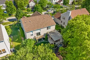 5718 Breezeland Rd, Carpentersville, IL 60110 - Photo 9